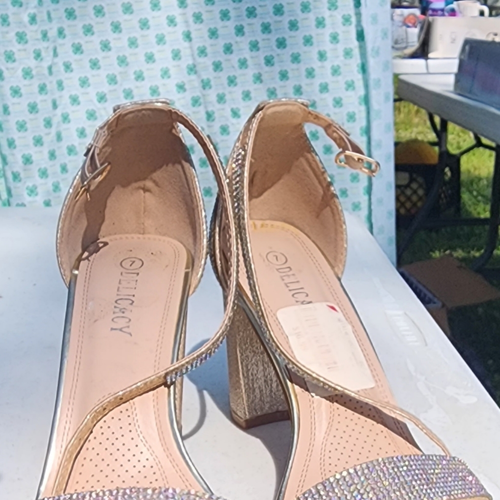 Women's dress sandals